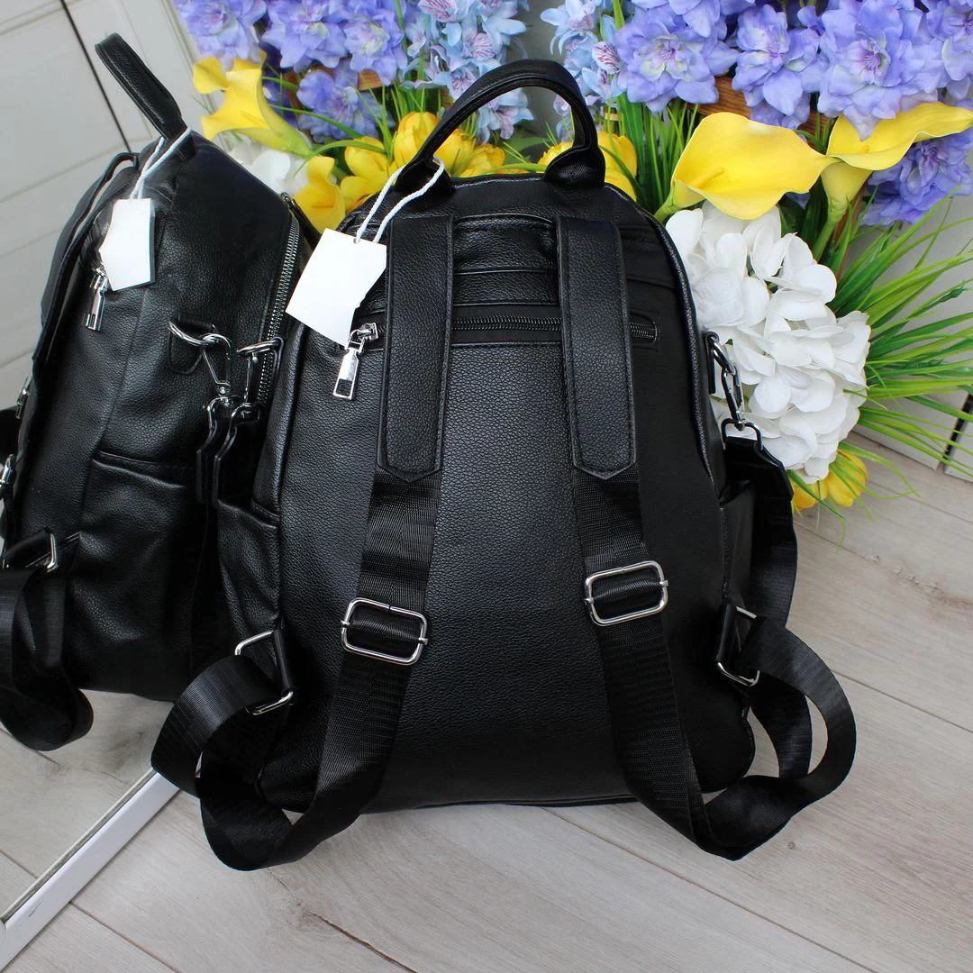 Жіноча сумка-рюкзак чорна універсальна для щодня